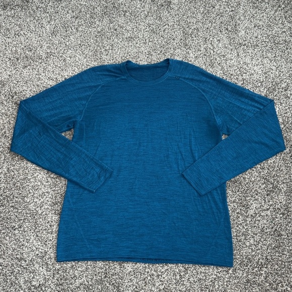 Lululemon Metal Vent Tech Long Sleeve in Poseidon / Amalfi Blue - Picture 5 of 10